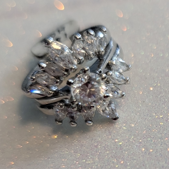 Elegant Silver Wedding Ring Set with Marquise Guard - Picture 2 of 6